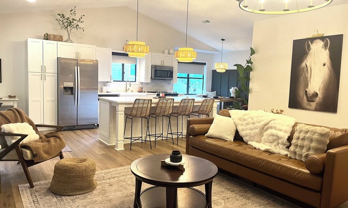 Woodstock House | Gorgeous 3-bedroom spacious house in charming Woodstock