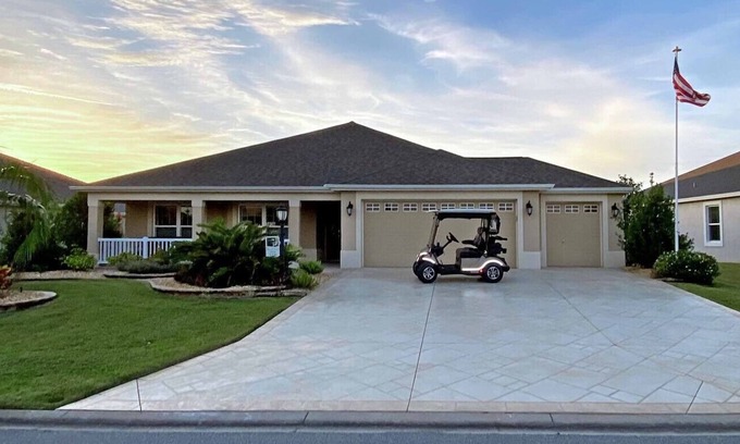 Fruitland Park House | GORGEOUS 3 bedroom 2 bath Designer home.
