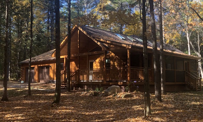 Plattsburgh Cabin | Gorgeous 3bd 3ba Log Home w/Sauna, Screened Porch, and Fire Pit