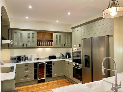 Northampton House | Gorgeous 4 bedroom Townhouse