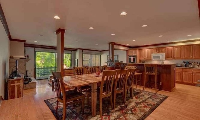 Lake Forest House | Gorgeous 5 Bedroom Cabin at Chinquapin | Unit 10