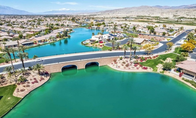 Terra Lago House | Gorgeous 5 Star New Pool, Arcade, elegant decor