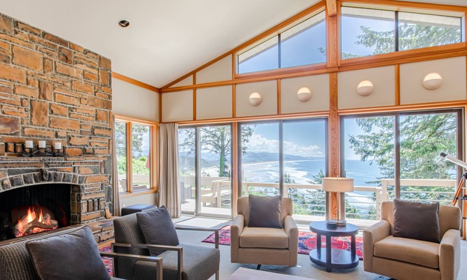 Neahkahnie Beach House | Gorgeous 5-Star Property on 1/4 Acre! Views from every room, Allergen and Pet Free