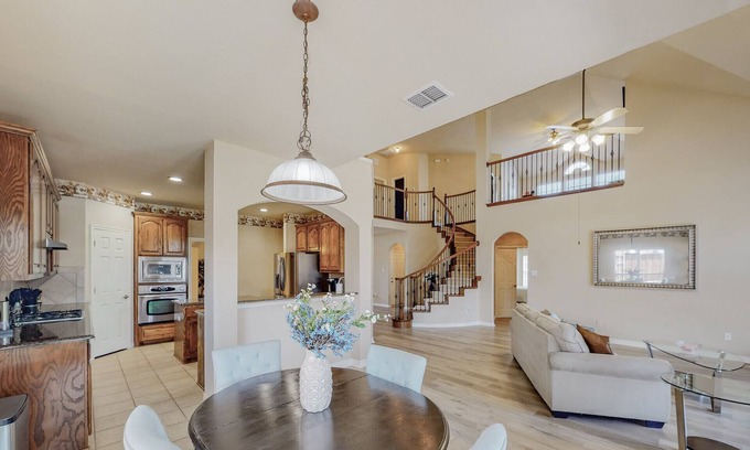 Murphy House | Gorgeous 6 Bedroom Plano Home