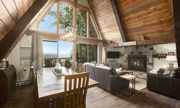 Bellaire House | Gorgeous A-Frame w/Epic views - Access to Pools