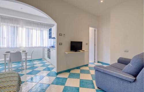 Ghiaia Apartment | Gorgeous Apartment In Deiva Marina