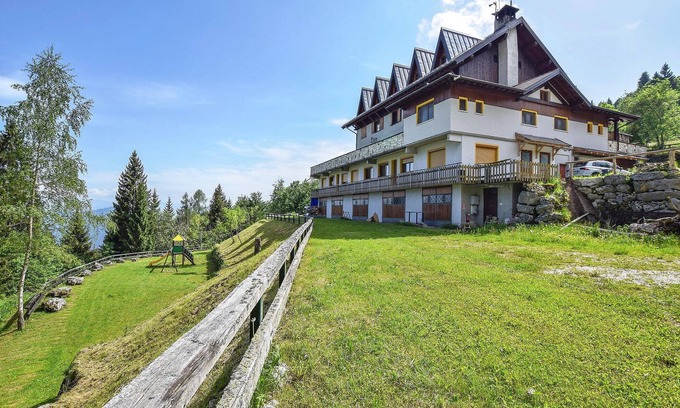 Lamon Apartment | Gorgeous apartment in Lamon with WiFi