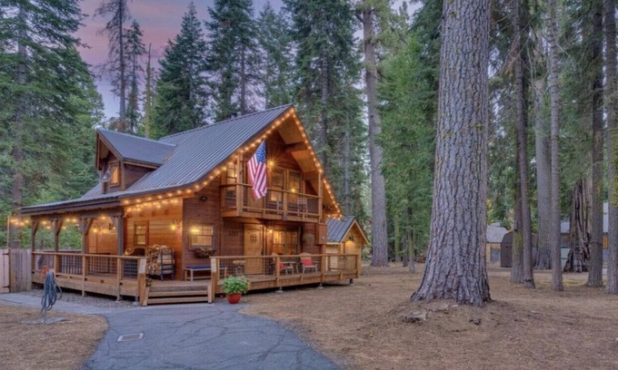 Tahoe Pines House | Gorgeous Cabin Private Hot Tub Walk to Lake Dog OK Fenced-In Yard