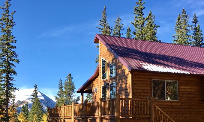 Valley of the Sun Cabin | Gorgeous Cabin with HOT TUB & AMAZING Views!