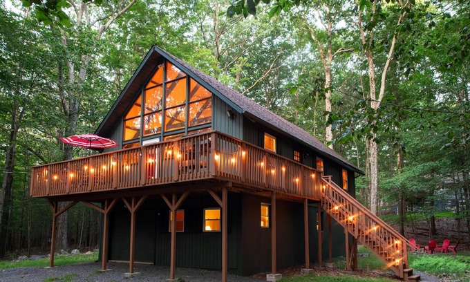 Locust Lake Village Ski Chalet | Gorgeous Chalet in the Poconos with Hot Tub, Fire Pit and BBQ!