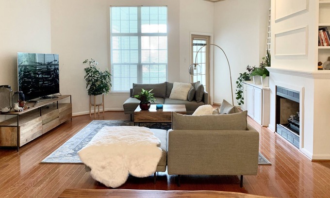 Town Center Condo | Gorgeous condo in desirable Columbia Town Center