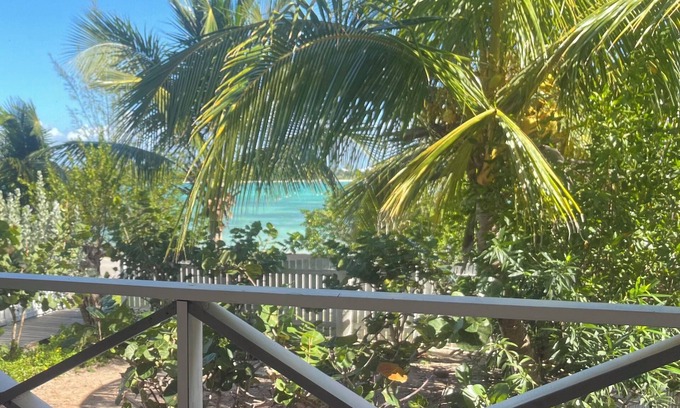 Green Turtle Cay Apartment | Gorgeous cottage apartment overlooking Cocoa Bay , fast Starlink internet