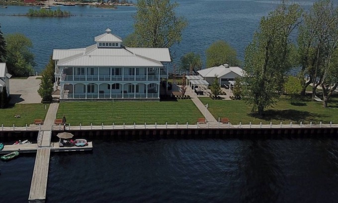 Port McNicoll Cottage | Gorgeous cottage surrounded by 320 degrees of water. Sleeps 16 people
