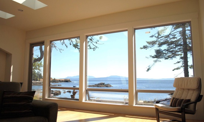 Pender Island Cottage | Gorgeous Cottage on Low Bank Beachfront near Brooks Point, Watch Whales!