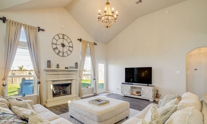 Hockley House | Gorgeous Cypress Home w/ Patio & Spacious Yard!