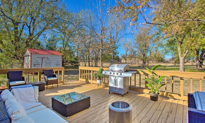 Edmond House | Gorgeous Edmond Escape w/Deck & Private Yard