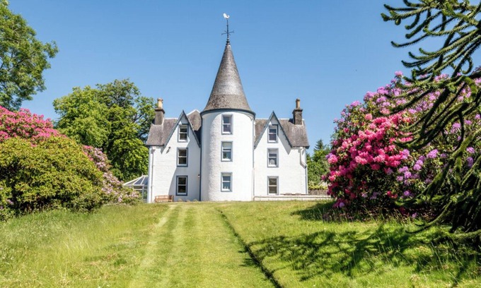Dunblane House | Gorgeous Estate House W/spectacular Views