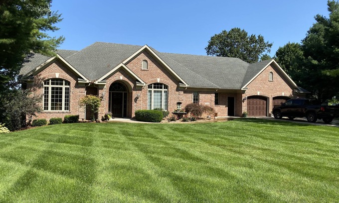 Nazareth House | Gorgeous Executive Estate on Sugarloaf All-sports Lake in Schoolcraft, Mi.