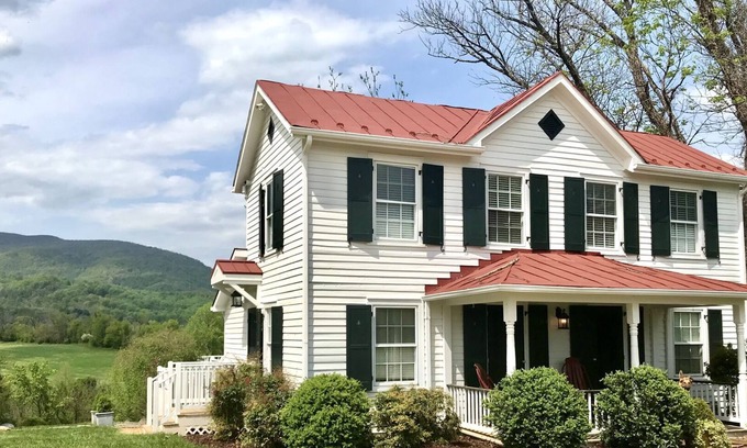 Greenwood House | Gorgeous Farmhouse at Ramsay Estate | Amazing Blue Ridge Views