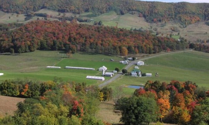 Blue Grass Other | Gorgeous Farmhouse setting in Little Switzerland