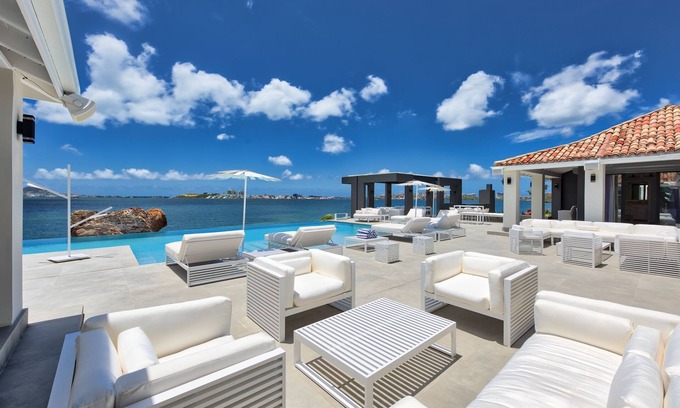 Les Terres Basses Villa | Gorgeous Five bedroom villa on Simpson Bay