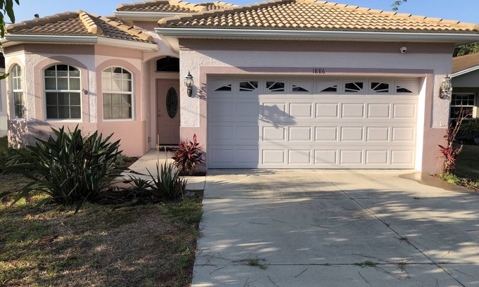 Vamo House | Gorgeous Florida home close to everything Sarasota!