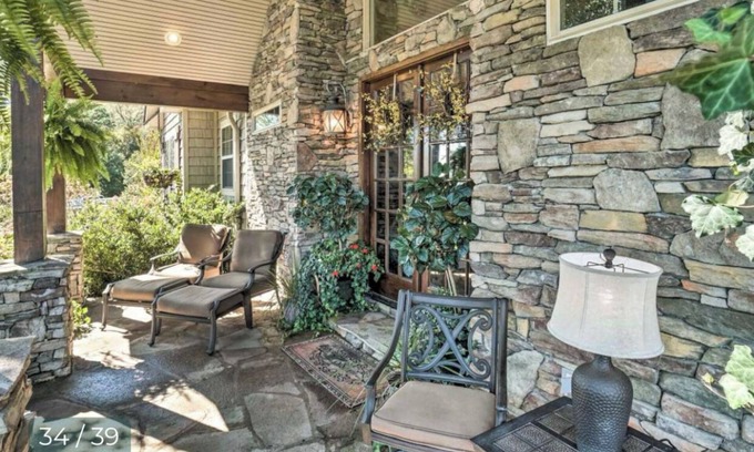 Franklin House | Gorgeous Franklin Holiday Home with Long Term Mountains Views/Special discounts
