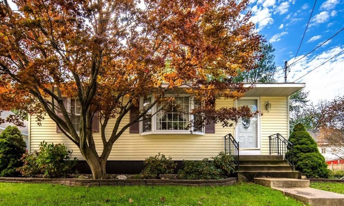McKownville Cottage | Gorgeous Garden Getaway 1943 Eagle Hill