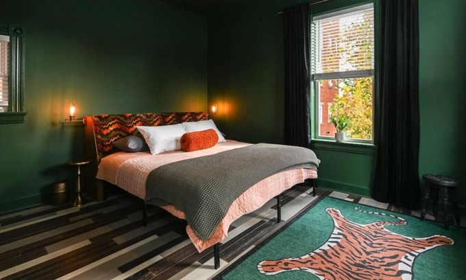 East Walnut HIlls Apartment | Gorgeous Gem in Heart of Hills