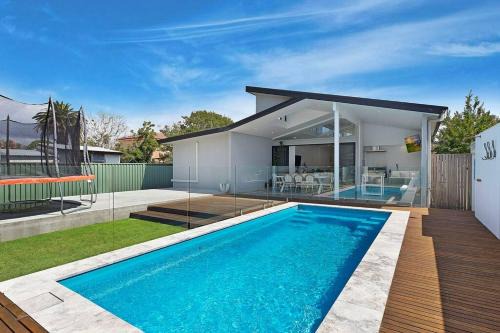 Long Jetty Villa | Gorgeous Getaway Toowoon Bay