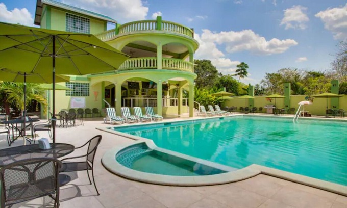 San Ignacio Cabin | Gorgeous Green House Fully Furnished 2 Bedroom Casita Verde-MB