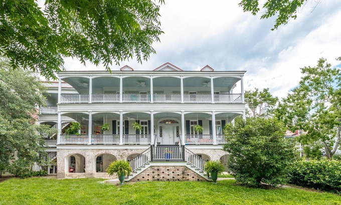 Harleston Village Apartment | Gorgeous Historic 1BR Apt in the ❤️ of Charleston