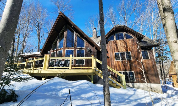 Sunday River Area House | GORGEOUS HOME ACROSS THE STREET FROM THE TRAIL