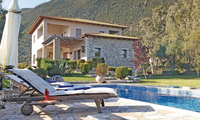 Skaloma House | Gorgeous home in Skaloma Nafpaktos