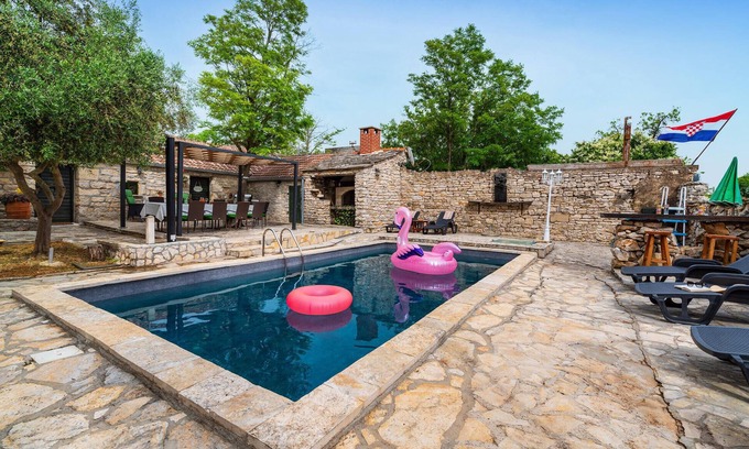 Benkovac House | Gorgeous home in Benkovac