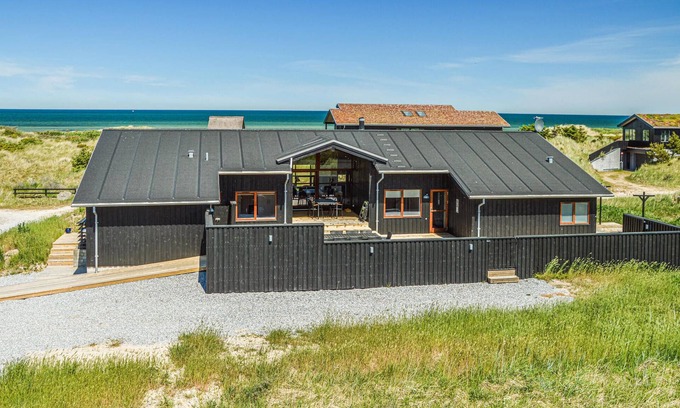 Hirtshals House | Gorgeous home in Hirtshals with sauna