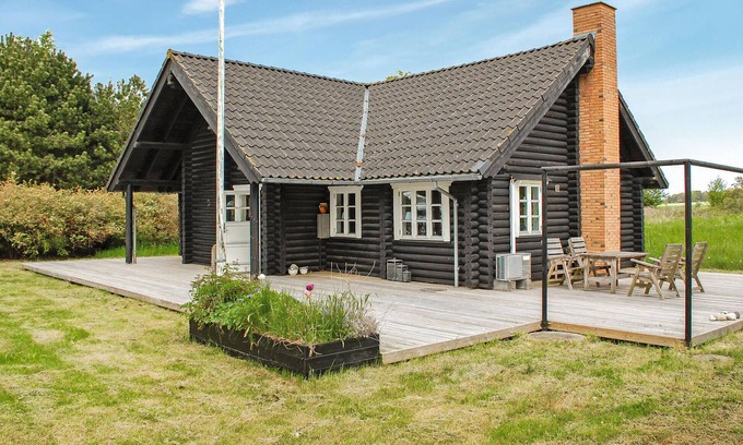 Skodshoved House | Gorgeous home in Knebel with WiFi
