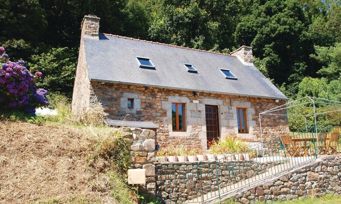 Lezardrieux House | Gorgeous home in Lezardrieux with WiFi