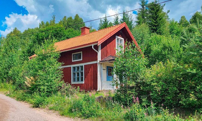 Likenas House | Gorgeous home in Likenäs with sauna