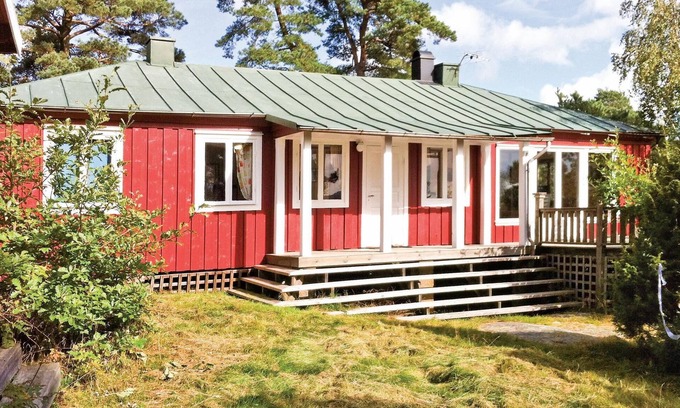Ljungskile House | Gorgeous home in Ljungskile with WiFi
