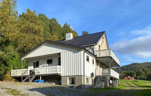 Gjemnes Municipality House | Gorgeous Home In Øydegard With Wifi
