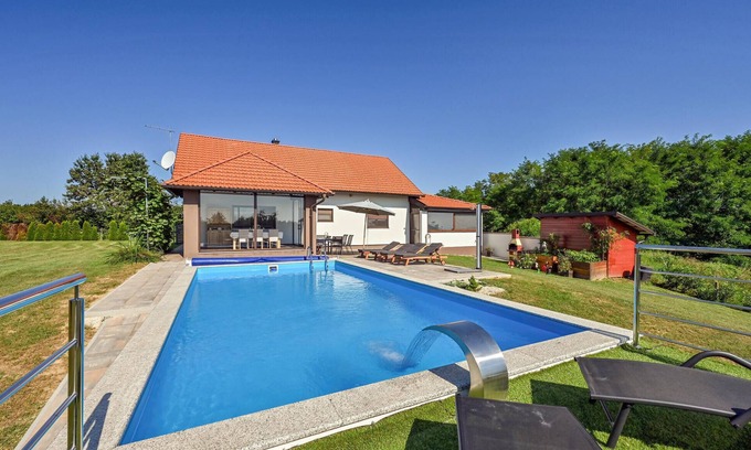Selnica House | Gorgeous home in Plesivica with WiFi