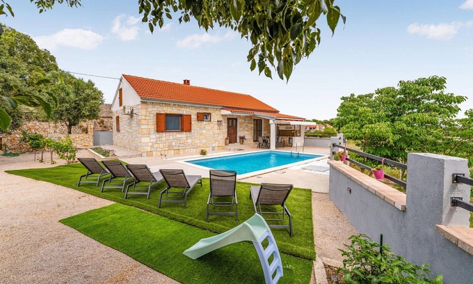 Rastevic House | Gorgeous home in Rastevic with WiFi