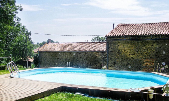 Scille House | Gorgeous home in Scillé with WiFi