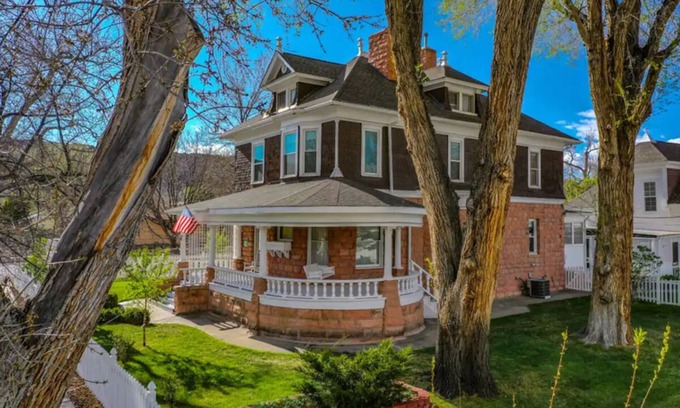 Canon City House | Gorgeous Home in the heart of the Royal Gorge Region