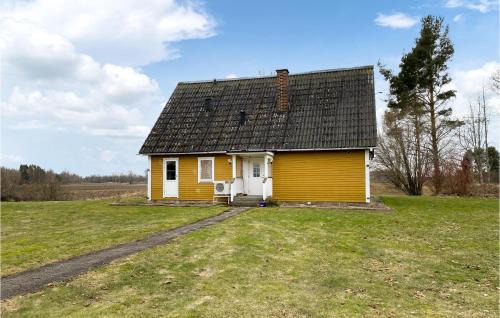 Tjallmo House | Gorgeous Home In Tjällmo With Kitchen