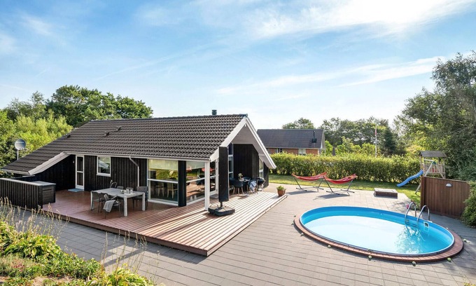 Vemb House | Gorgeous home in Vemb