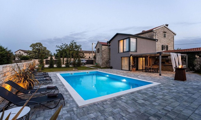 Municipality of Zminj House | Gorgeous home in Zminj with sauna