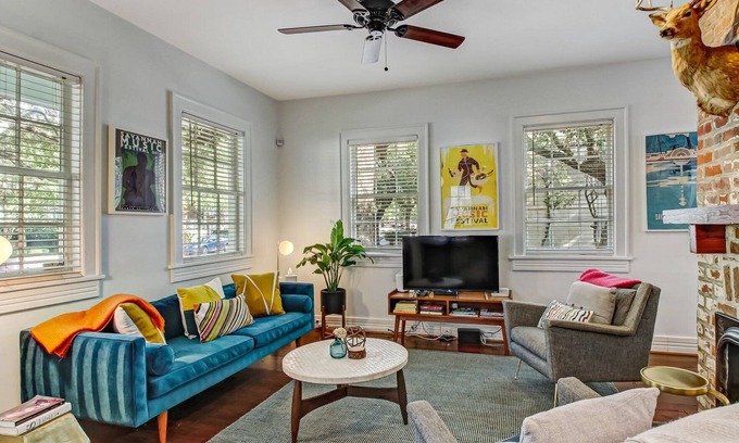 Historic Downtown Savannah House | Gorgeous Home near Forsyth Park Heated Pool Access