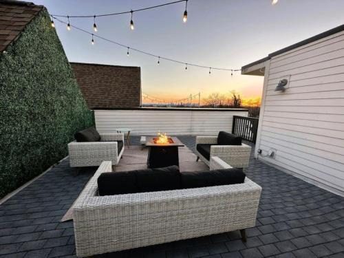 East Hill House | Gorgeous Home Rooftop Deck 3 Bdrs 3 Baths